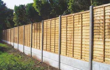 Closeboard fencing